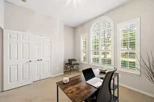 1470 Sherwood Park Cir, Houston, TX 77043 - Photo 14