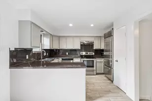 1077 Country Pl Dr, Houston, TX 77079 - Photo 10