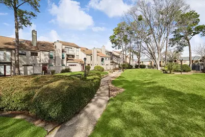 1077 Country Place Drive #1077, Houston, TX 77079 - Photo 2