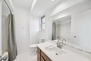 1077 Country Pl Dr, Houston, TX 77079 - Photo 16