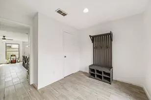 1077 Country Pl Dr, Houston, TX 77079 - Photo 4