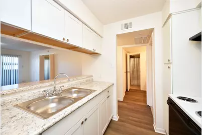 3035 Walnut Bend Lane #15, Houston, TX 77042 - Photo 6