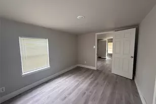 7010 Corsicana St, Houston, TX 77020 - Photo 8