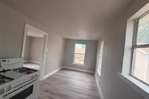 7010 Corsicana St, Houston, TX 77020 - Photo 2
