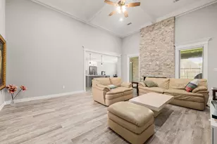 8135 Birkdale Dr, Beaumont, TX 77707 - Photo 8