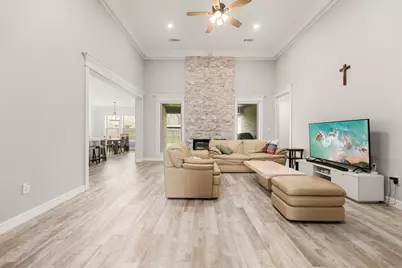8135 Birkdale Drive, Beaumont, TX 77707 - Photo 6