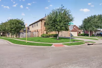 2403 Summers Glen Court, Katy, TX 77449 - Photo 4