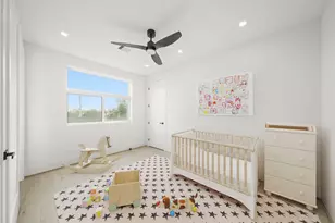 319 N Nagle St, Houston, TX 77003 - Photo 32