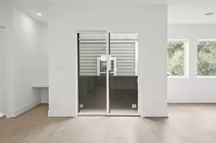 319 N Nagle St, Houston, TX 77003 - Photo 8