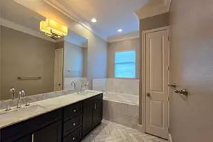 1665 Richmond Ave, Houston, TX 77006 - Photo 14