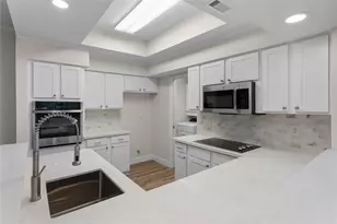 336 Litchfield Ln, Houston, TX 77024 - Photo 2