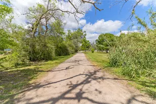 4239 County Rd 348, Brazoria, TX 77422 - Photo 2