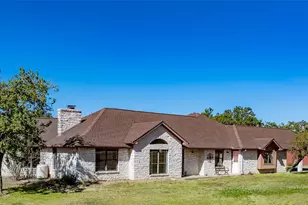 407 Raymond Rd, La Grange, TX 78945 - Photo 1
