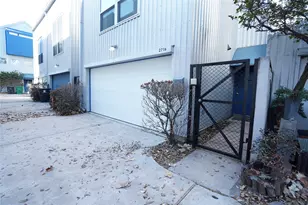 2716 Chenevert St, Houston, TX 77004 - Photo 2
