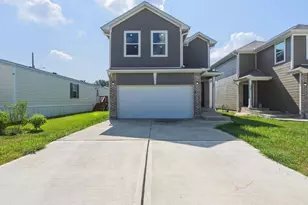 127 Egret Canal N, Baytown, TX 77523 - Photo 2
