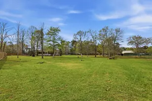 9942 Ramzi Dr, Conroe, TX 77303 - Photo 18