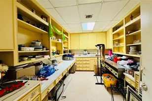 811 N Travis St, Liberty, TX 77575 - Photo 4