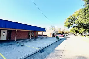 811 N Travis St, Liberty, TX 77575 - Photo 22