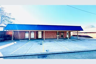 811 N Travis Street, Liberty, TX 77575 - Photo 1