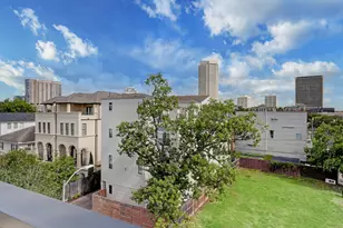 1402 Eberhard St, Houston, TX 77019 - Photo 2