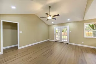 1921 Ripple Creek Dr, Rosenberg, TX 77471 - Photo 4