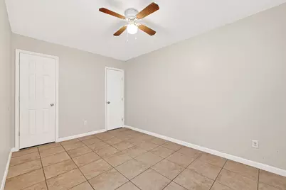 9909 Kingfisher Drive, Conroe, TX 77385 - Photo 12