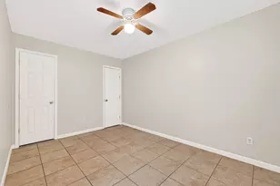 9909 Kingfisher Dr, Conroe, TX 77385 - Photo 12