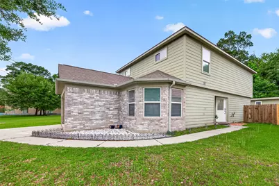 9909 Kingfisher Drive, Conroe, TX 77385 - Photo 2