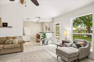 807 W Galveston St, League City, TX 77573 - Photo 10