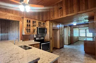 2 Lee Dr, Huntsville, TX 77320 - Photo 10