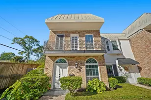 2010 Stoney Brook Dr, Houston, TX 77063 - Photo 2