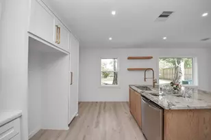 2318 Hialeah Dr, Houston, TX 77018 - Photo 16