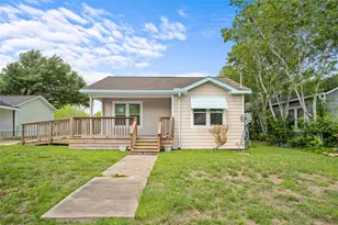 405 N College St, Weimar, TX 78962 - Photo 2