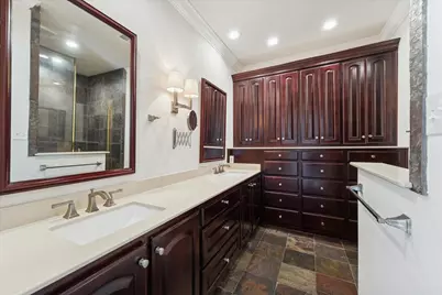 11711 Memorial Drive #549, Houston, TX 77024 - Photo 14