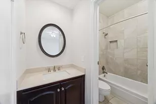 11711 Memorial Dr, Houston, TX 77024 - Photo 18