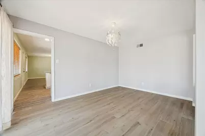 1325 Plantation Drive, Dickinson, TX 77539 - Photo 6