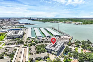 921 Marine Dr, Galveston, TX 77550 - Photo 22