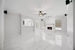 15 Finetta Ln, Alvin, TX 77511 - Photo 4