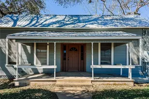 1404 Fannin St, Columbus, TX 78934 - Photo 2