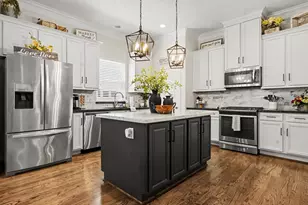 1026 W 24th St, Houston, TX 77008 - Photo 1