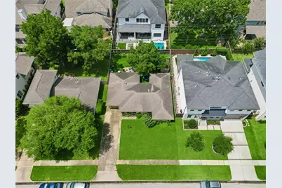 5204 Mimosa Drive, Bellaire, TX 77401 - Photo 2
