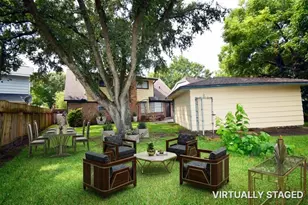 1806 Cedarwood Ct, Sugar Land, TX 77498 - Photo 4
