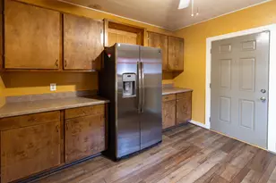 702 E Colorado St, Victoria, TX 77901 - Photo 4