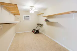 702 E Colorado St, Victoria, TX 77901 - Photo 8