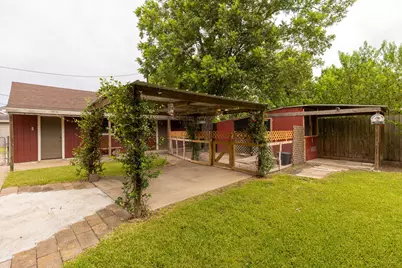 702 E Colorado Street, Victoria, TX 77901 - Photo 10