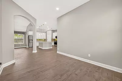 19 Dawson Woods Court, The Woodlands, TX 77354 - Photo 10