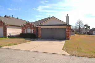 121 Golfview Dr, Conroe, TX 77356 - Photo 2