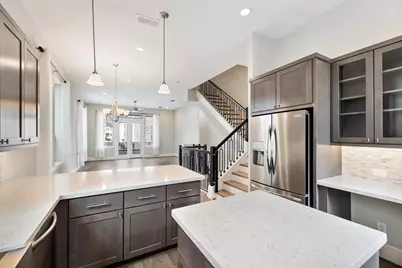 415 T C Jester Boulevard, Houston, TX 77007 - Photo 4