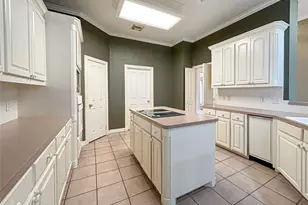 606 Walnut St, Lake Jackson, TX 77566 - Photo 6