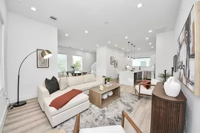 7723 Hammerly Boulevard #D, Houston, TX 77055 - Photo 18